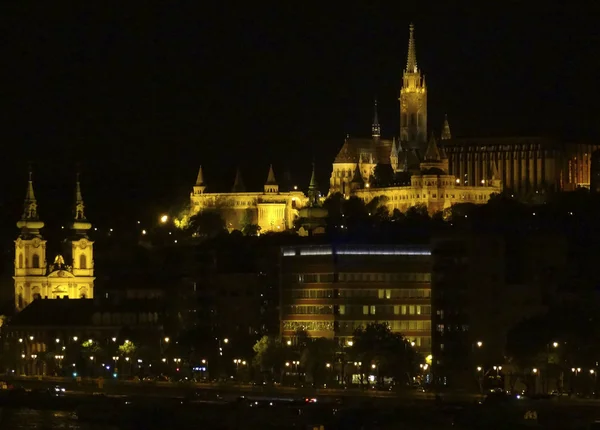 Scenery νύχτα στη Βουδαπέστη — Φωτογραφία Αρχείου