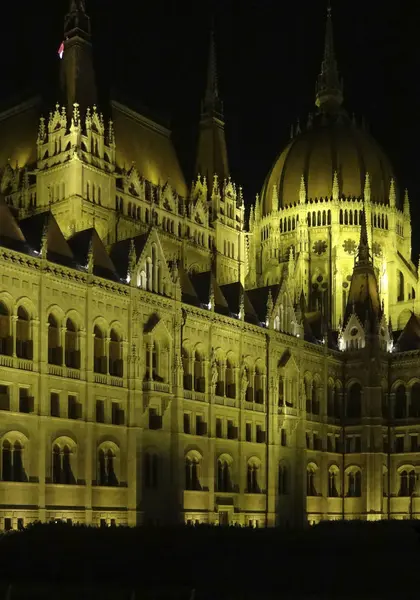 Noční scenérie v Budapešti — Stock fotografie
