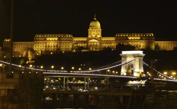 Décor nocturne à Budapest — Photo