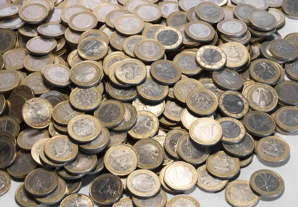 Beaucoup de pièces en euros — Photo