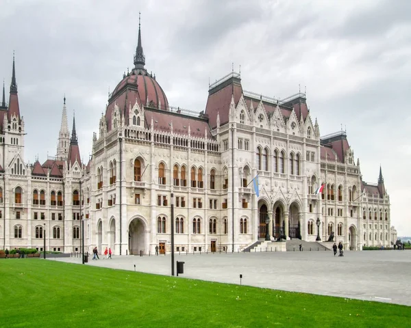 Gebäude des ungarischen Parlaments — Stockfoto