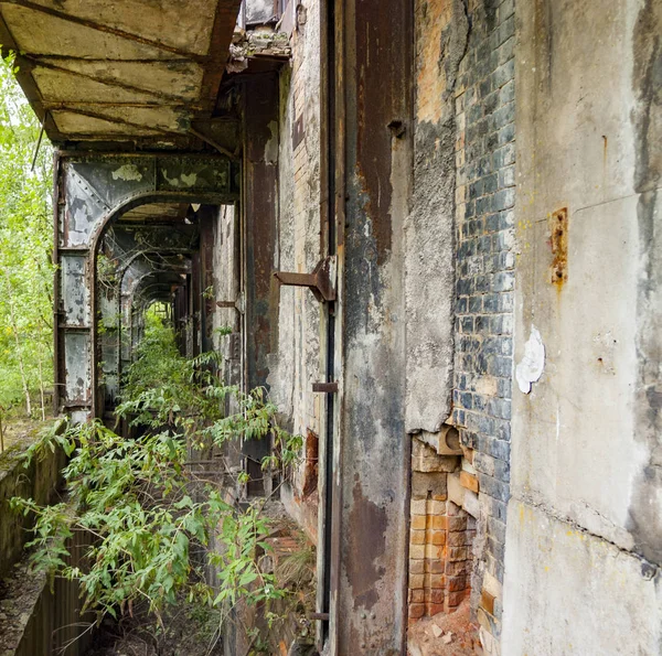 Rotten industrial scenery — Stock Photo, Image