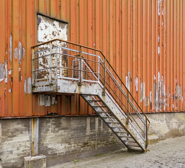 Heruntergekommener Industriezugang — Stockfoto