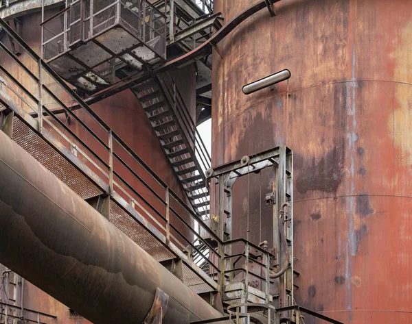 Cenário industrial degradado — Fotografia de Stock