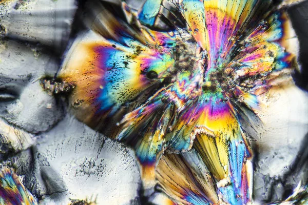 Inyección microscópica que muestra microcristales de una preparación de zinc — Foto de Stock