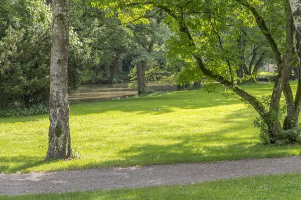 Idyllische Parklandschaft — Stockfoto