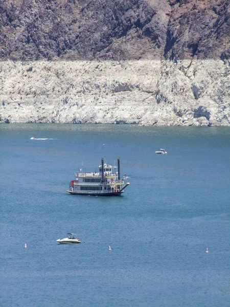 Barco en el lago Mead — Foto de Stock