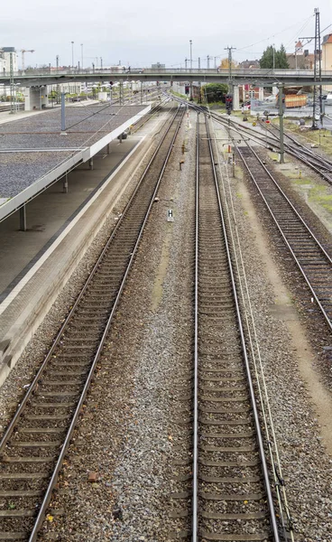 Hög vinkel railroad station landskap — Stockfoto