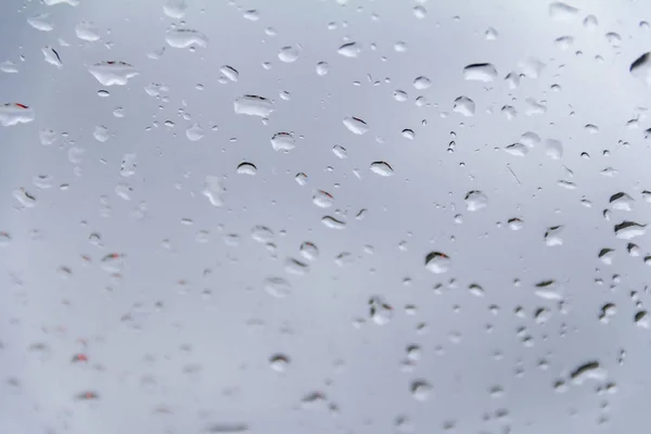 Pencere ve yağmur damlaları — Stok fotoğraf