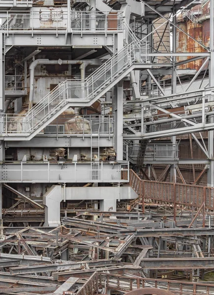 Cenário industrial enferrujado — Fotografia de Stock