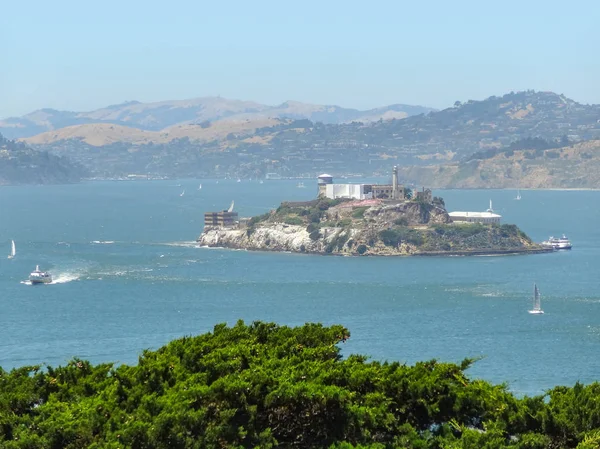 Wyspa Alcatraz w zatoce San Francisco — Zdjęcie stockowe