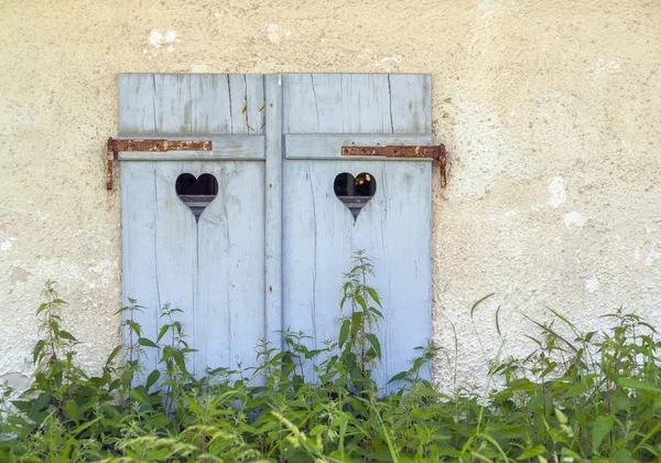 Persiana de ventana de madera — Foto de Stock