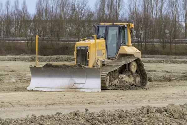 Bulldozer em um canteiro de obras — Fotografia de Stock