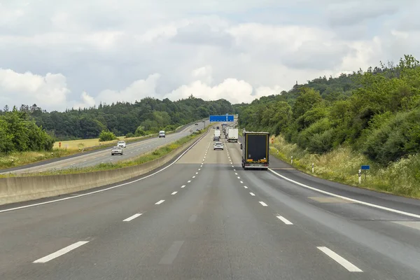 Landskap på motorvägar i Tyskland — Stockfoto