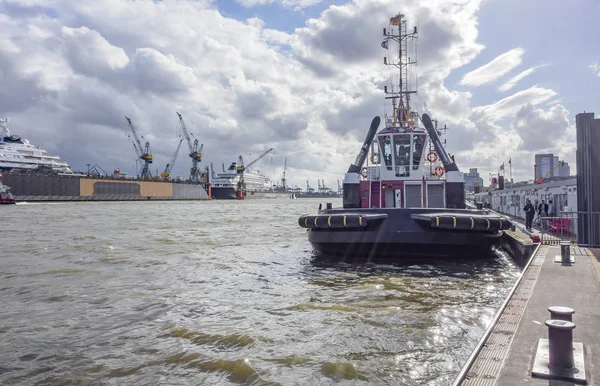 Hamnen i hamburg — Stockfoto