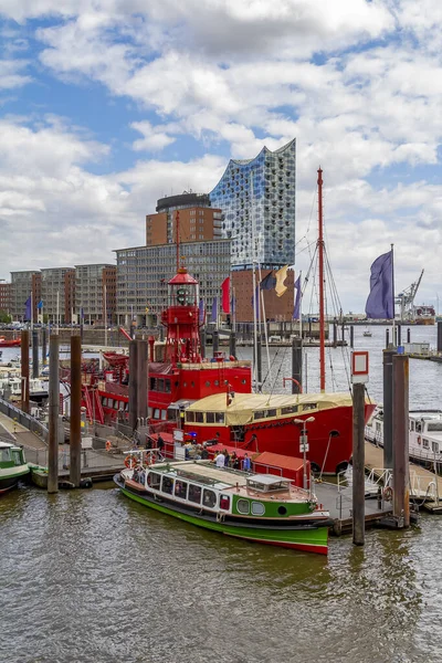 Hamburg 'da tekneler — Stok fotoğraf