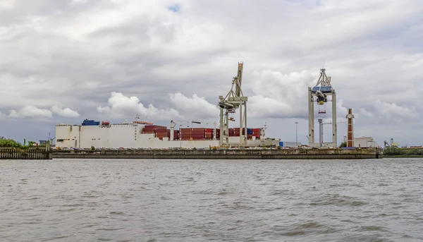 Hamnen i hamburg — Stockfoto