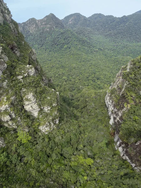 Overgrown mountain scenery at Langkawi — Stock Photo, Image