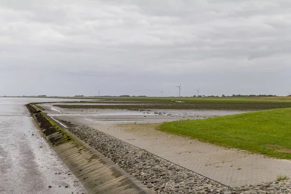 Landschap rond Neuharlingersiel in Oost-Friesland — Stockfoto