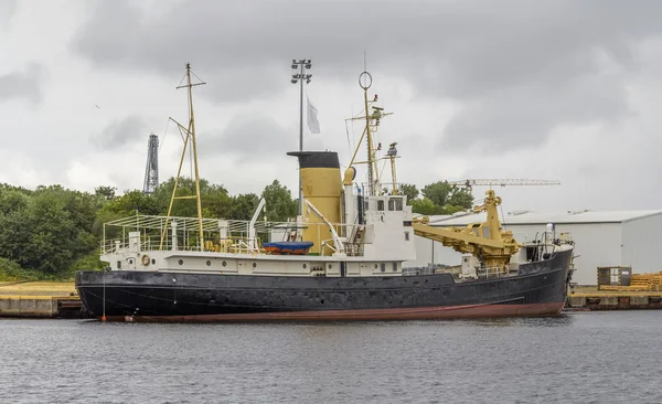 Arbetsbåt i Wilherlmshaven — Stockfoto