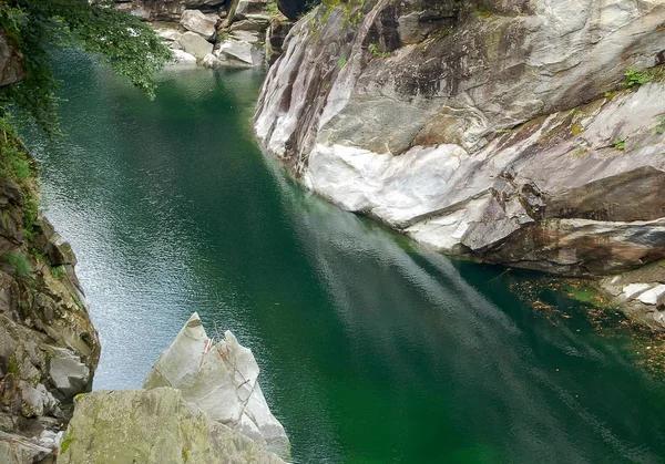 Eau d'émeraude - Val Verzasca — Photo