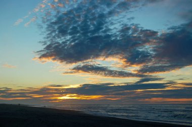 Hokitika Beach - West Coast üzerinde alacakaranlık