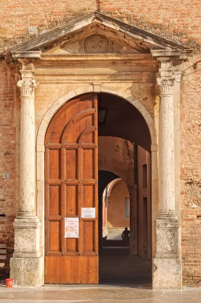 Piazza San Francesco - Siena — стокове фото