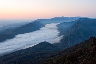 Sunrise Grampians üzerinde