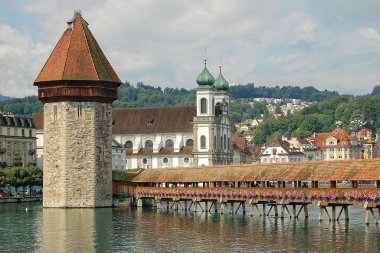 Şapel Köprüsü ve su kulesi - Lucerne