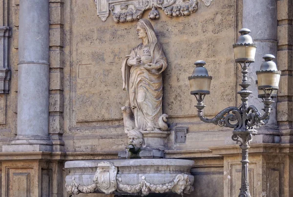 Winter Fountain - Palermo — Stock Photo, Image