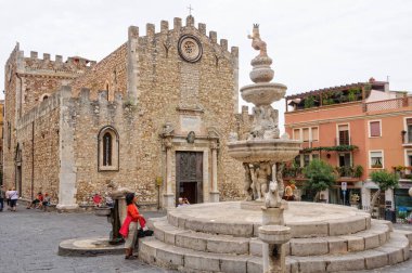 Piazza Duomo - Taormina