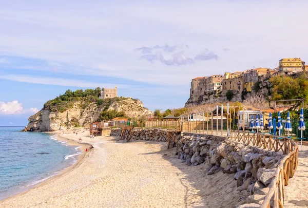 Santa Maria Adası - Tropea kıyıda — Stok fotoğraf