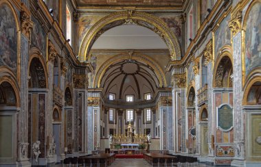 İç Basilica di San Paolo Maggiore - Napoli