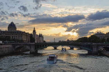 Yaz twilight - Paris