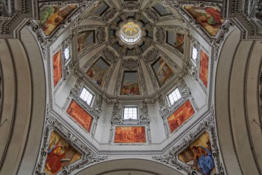 Dome Katedrali - Salzburg