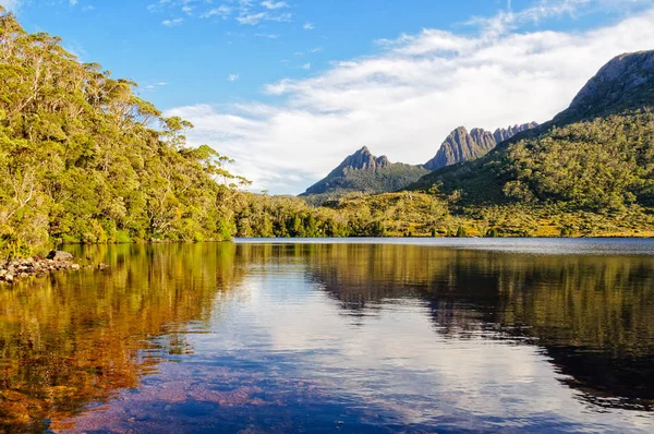 Jezioro Lilla - Cradle Mountain — Zdjęcie stockowe