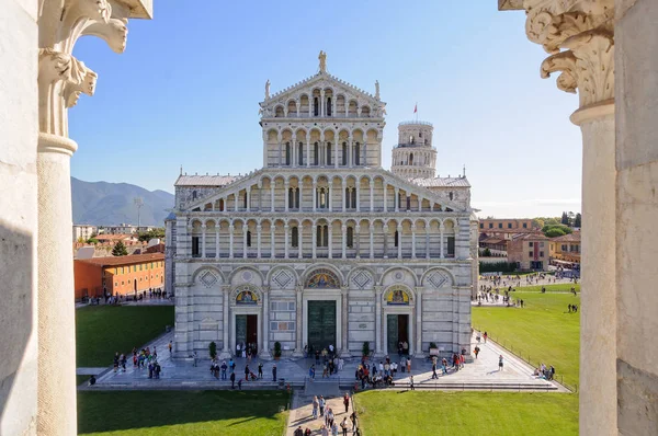 La Catedral y la Torre Inclinada - Pisa — Foto de Stock