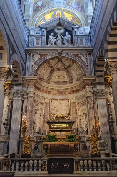Altarul Sfântului Raineriu - Pisa — Fotografie, imagine de stoc