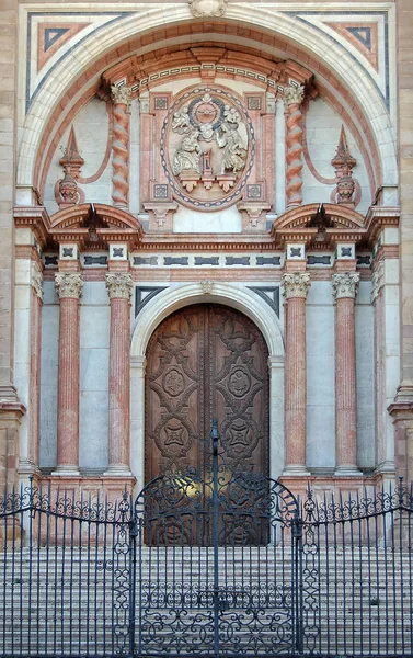大教堂的入口-马拉加 — 图库照片