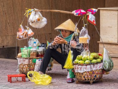 Sokak satıcısı Ho Chi Minh Şehri