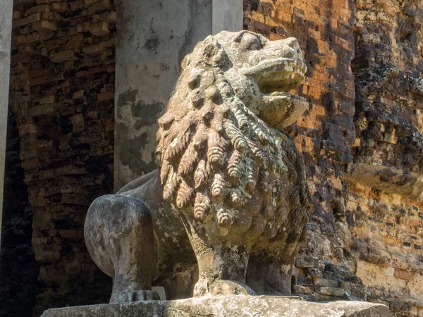 Estatua León Piedra Prasat Tao Sambor Prei Kuk Camboya — Foto de Stock