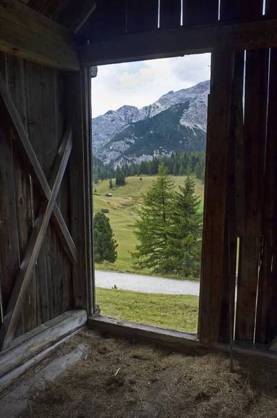 Old barn interior in the mountain — Stok fotoğraf