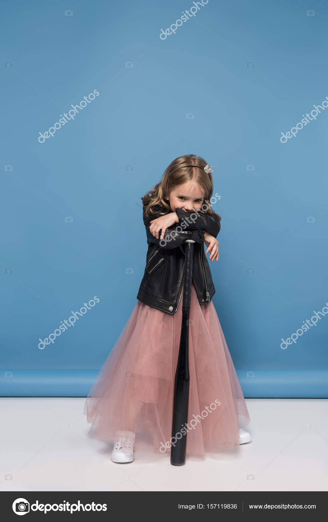 Adorable girl with baseball bat — Stock Photo © YBoychenko 157119836