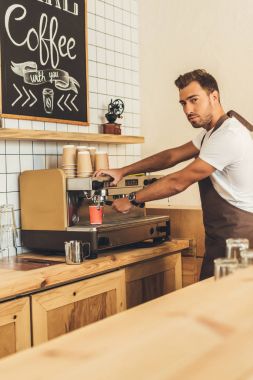 Barista kahve yapma