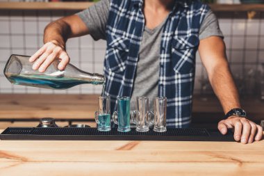 Barmen alkol çekim yapma