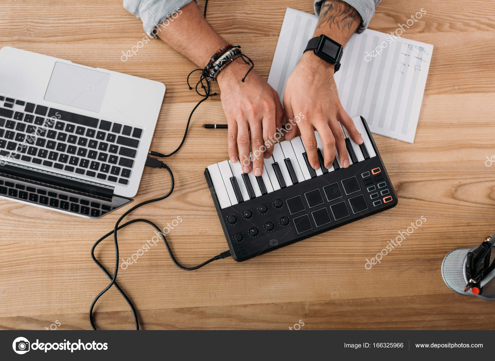 Контроллер Клавиатуры Стоковое Фото ©Y-Boychenko 166325966