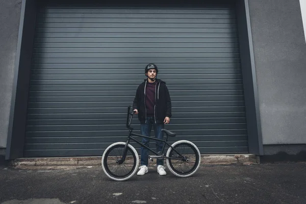 Bmx biker on street — Stock Photo, Image