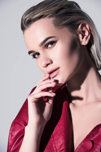 Красивая чувственная девушка
 