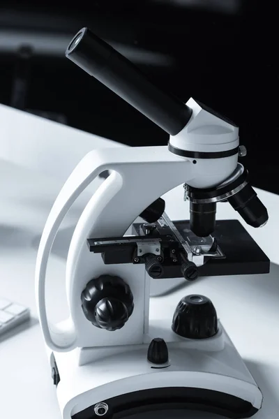 White Black Microscope Working Table — Stock Photo, Image