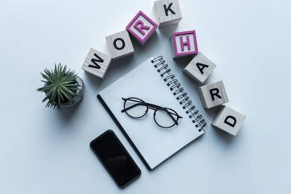 Top View Wooden Cubes Words Work Hard Smartphone Table — Stock Photo, Image